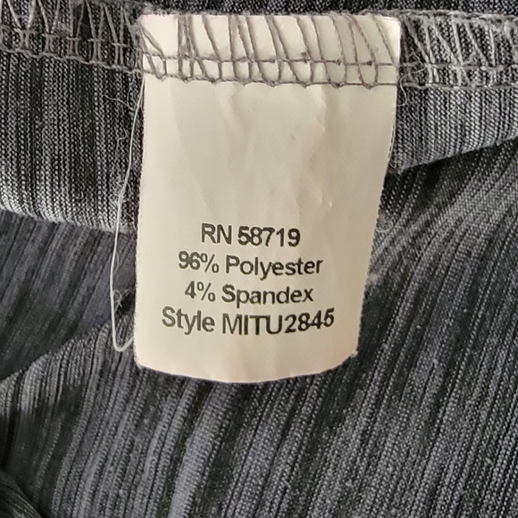 7 for $35 - Elementz Short Sleeve Blouses - Size XLarge (7 pieces) - Picture 12 of 12